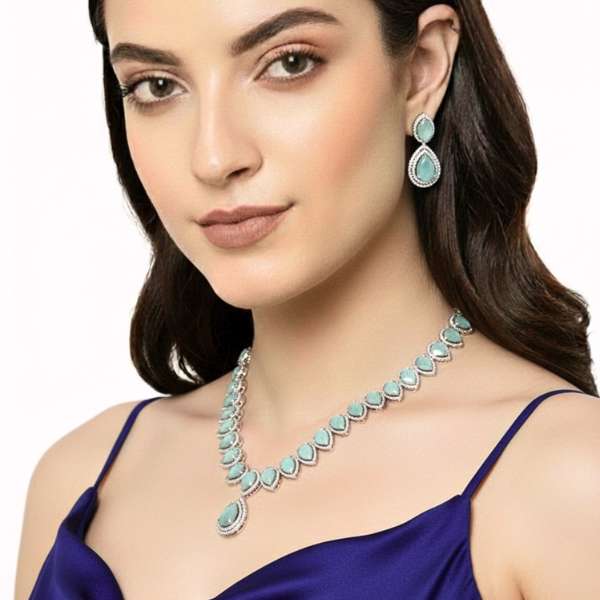 Green Teardrop Stone Necklace Set With Earrings