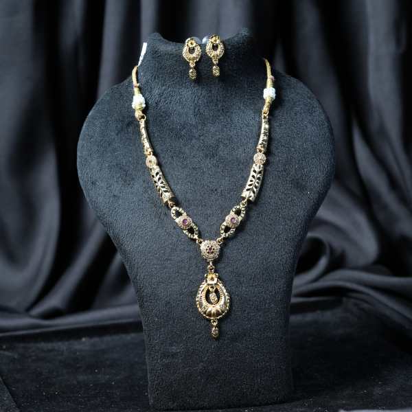 Elegant Bridal Gold Necklace Set