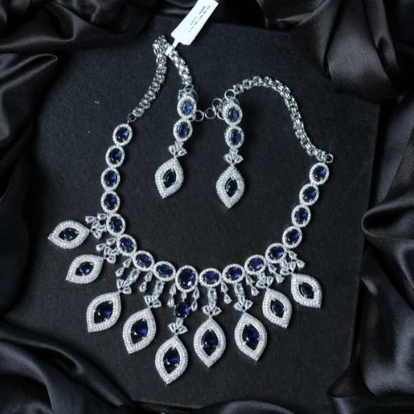 Royal Ad Necklace Set